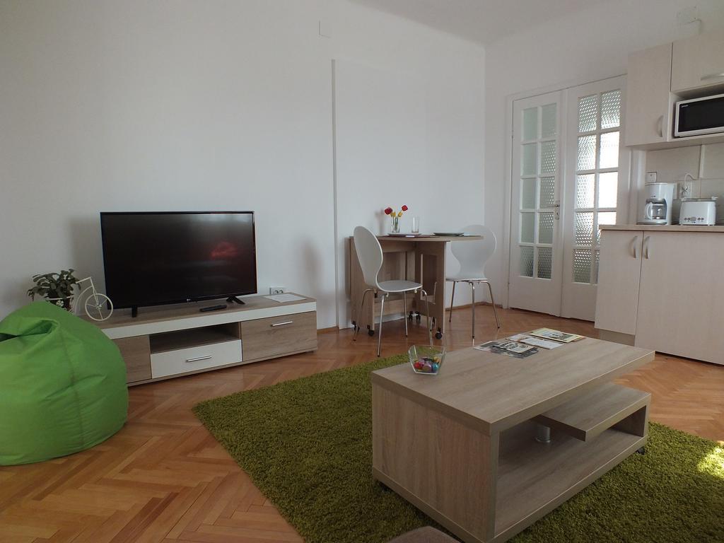 B - Bike Apartment