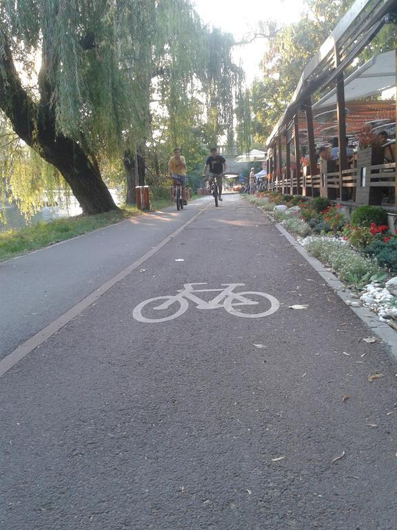 B - Bike Apartment